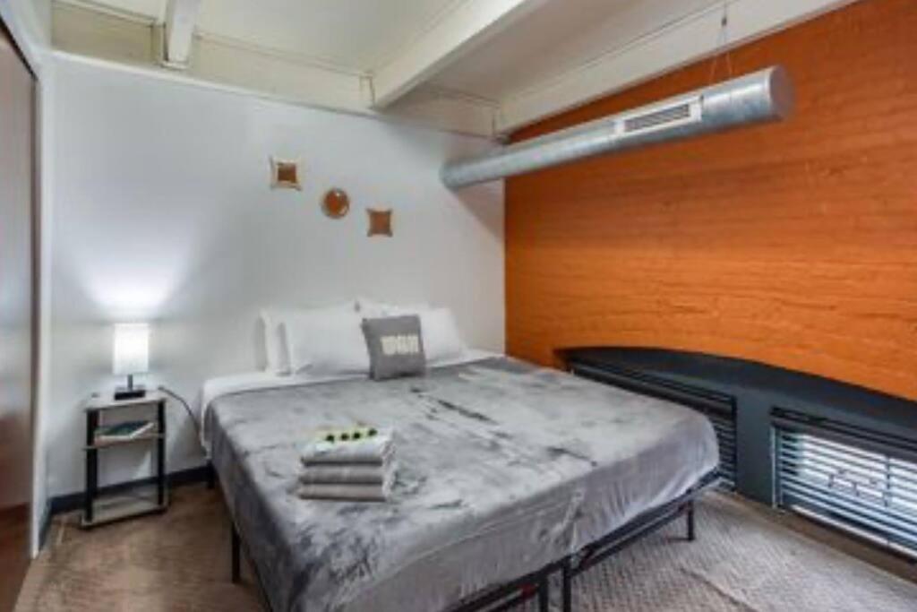شقة Centric Modern Loft W/ King Beds روتشستر المظهر الخارجي الصورة