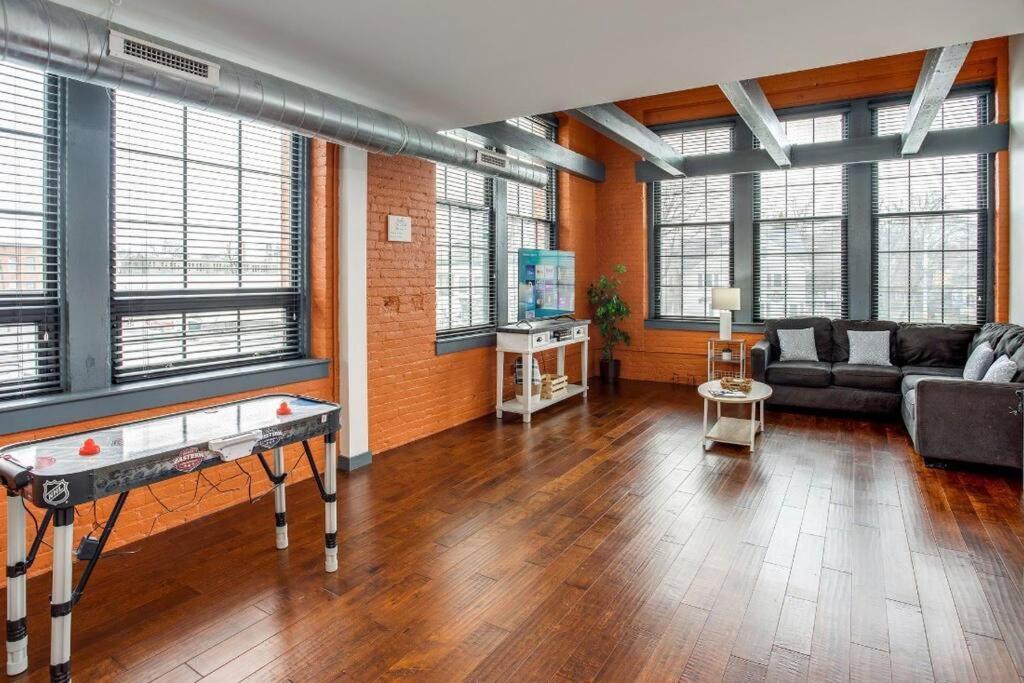 شقة Centric Modern Loft W/ King Beds روتشستر المظهر الخارجي الصورة